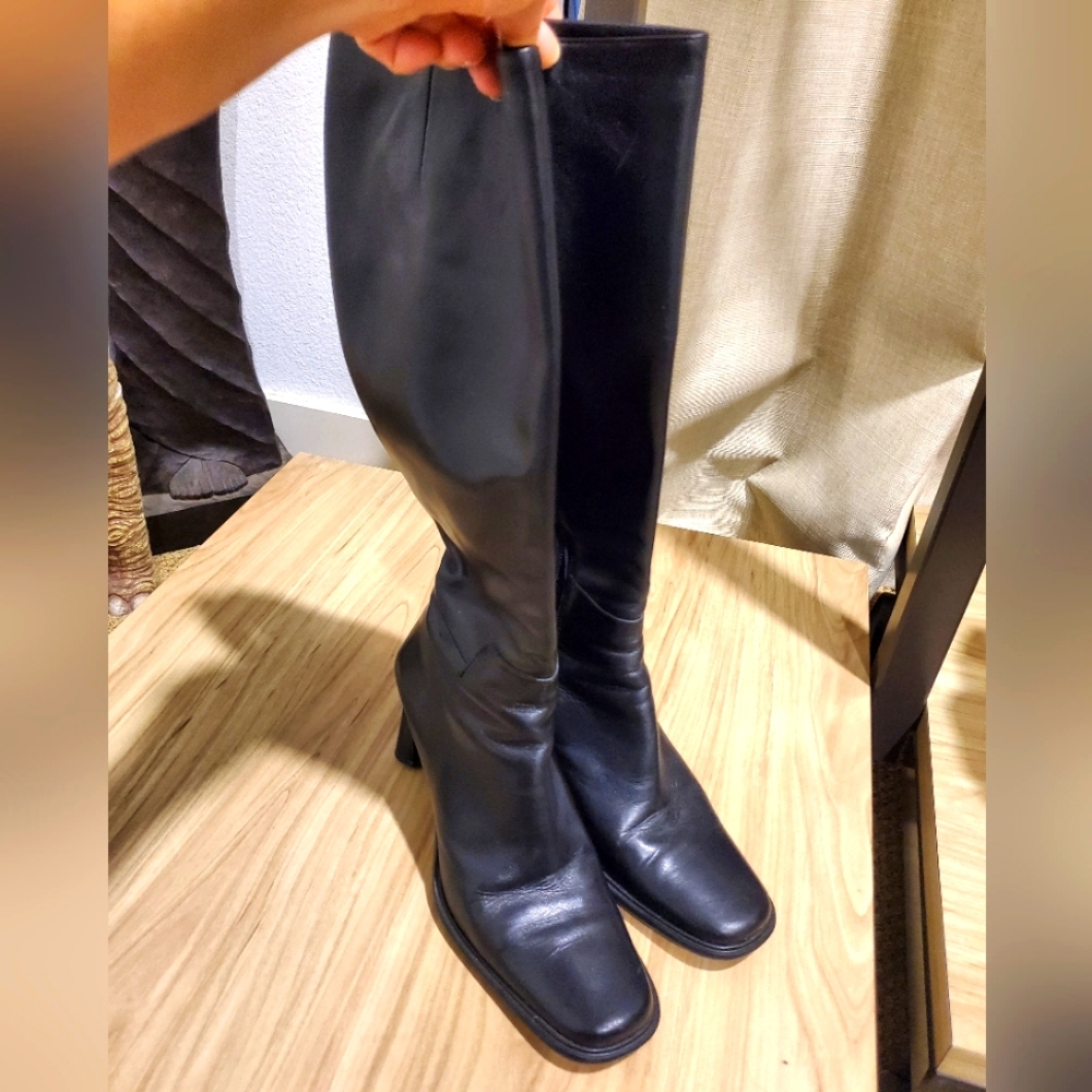 Paloma Knee High Zip Boot black 7